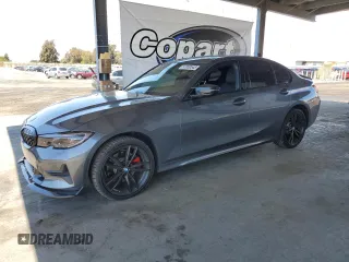 2019 BMW 3 Series 330i z VIN 3MW5R1J58K8B02258, wystawiony jako Copart lot #57000545 z przebiegiem 32 622 mil mil oraz Szkoda całkowita • Salvage title. Historia ofert i sprzedaży dostępna na DreamBid. Obrazek 1.
