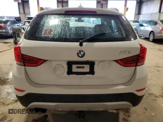 2013 BMW X1 xDrive28i z VIN WBAVL1C58DVR85843, wystawiony jako Copart lot #57589125 z przebiegiem 102 198 mil mil oraz Szkody całkowita. Historia ofert i sprzedaży dostępna na DreamBid. Obrazek 6.