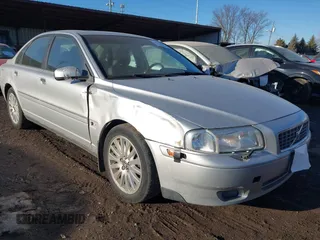2006 Volvo S80 with VIN YV1TS592X61432617, listed as a IAAI auction lot 41321094 with 252,636 mi miles. Bid and sale history available at carsss.com. Image 1.