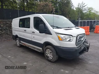 2019 Ford Transit z VIN 1FTYR1ZM7KKA71062, wystawiony jako IAAI lot #41941943 z przebiegiem 92 010 mil mil oraz . Historia ofert i sprzedaży dostępna na DreamBid. Obrazek 1.