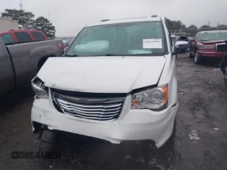 2016 Chrysler Town & Country Limited Platinum with VIN 2C4RC1GG7GR128503, listed as a IAAI auction lot 41551051 with 52,091 mi miles. Bid and sale history available at carsss.com. Image 11.