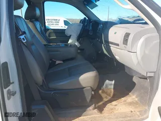 2013 Chevrolet Silverado 1500 Work Truck with VIN 1GCRKPEA1DZ366756, listed as a IAAI auction lot 41196096 with 274,143 mi miles. Bid and sale history available at carsss.com. Image 5.