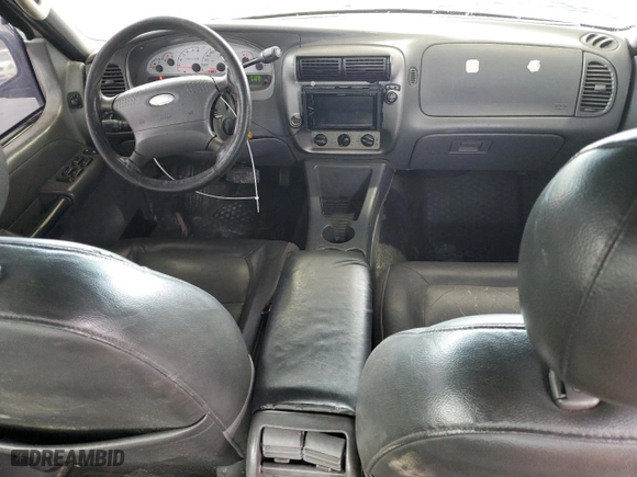 2004 Ford Explorer Sport Trac XLS with VIN 1FMZU67K44UB35286, listed as a Copart auction lot 48002235 with 141,046 mi miles and Clean Title. Bid and sale history available at carsss.com. Image 8.