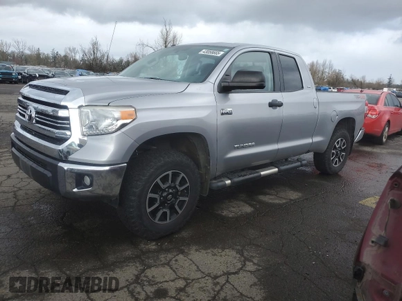 2017 Toyota Tundra SR z VIN 5TFUY5F18HX597005, wystawiony jako Copart lot #43058665 z przebiegiem 58 090 mil mil oraz Szkoda całkowita • Salvage title. Historia ofert i sprzedaży dostępna na DreamBid. Obrazek 1.