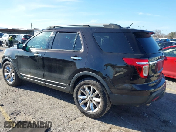 2014 Ford Explorer XLT with VIN 1FM5K7D80EGB36115, listed as a IAAI auction lot 41676275 with 124,134 mi miles. Bid and sale history available at carsss.com. Image 3.