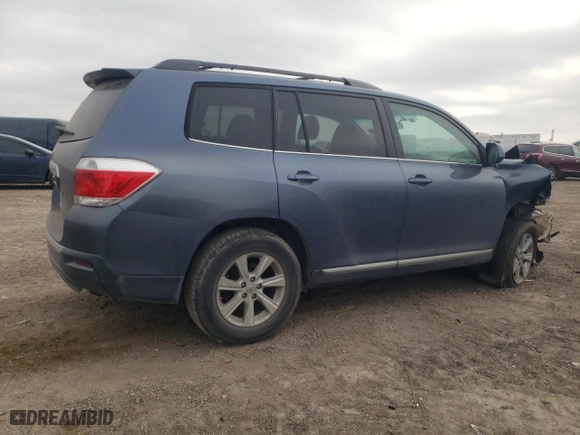 2013 Toyota Highlander with VIN 5TDZK3EH1DS100855, listed as a Copart auction lot 44433395 with 216,673 mi miles and Salvage Title. Bid and sale history available at carsss.com. Image 3.