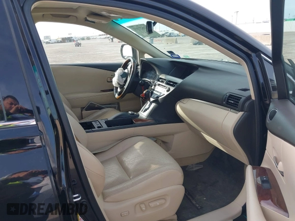 2013 Lexus RX 450h с VIN JTJBC1BA0D2059987, выставлен на аукционе IAAI как лот 41827331 с пробегом 116 317 миль миль и . История ставок и продаж доступна на DreamBid. Изображение 5.