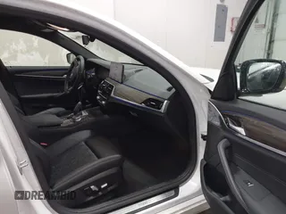 2021 BMW 5 Series 530i xDrive with VIN WBA13BJ09MWX04445, listed as a IAAI auction lot 41461330 with 40,329 mi miles and . Bid and sale history available at carsss.com. Image 5.