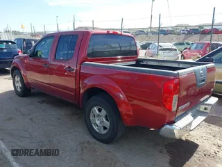 2008 Nissan Frontier SE z VIN 1N6AD07UX8C445256, wystawiony jako IAAI lot #42268253 z przebiegiem 174 692 mil mil oraz . Historia ofert i sprzedaży dostępna na DreamBid. Obrazek 14.