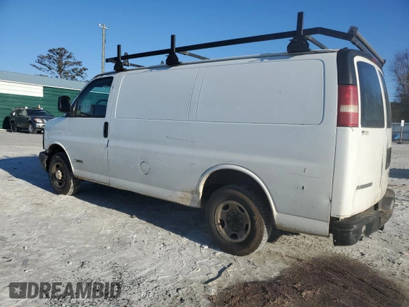 2004 Chevrolet Express Cargo Van with VIN 1GCGG25U341191561, listed as a Copart auction lot 43657715 with 351,423 mi miles and Salvage Title. Bid and sale history available at carsss.com. Image 2.
