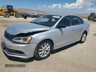 2015 Volkswagen Jetta Sedan 1.8T SE with VIN 3VWD17AJ2FM249921, listed as a Copart auction lot 60327324 with 88,587 mi miles and Salvage Title. Bid and sale history available at carsss.com. Image 1.