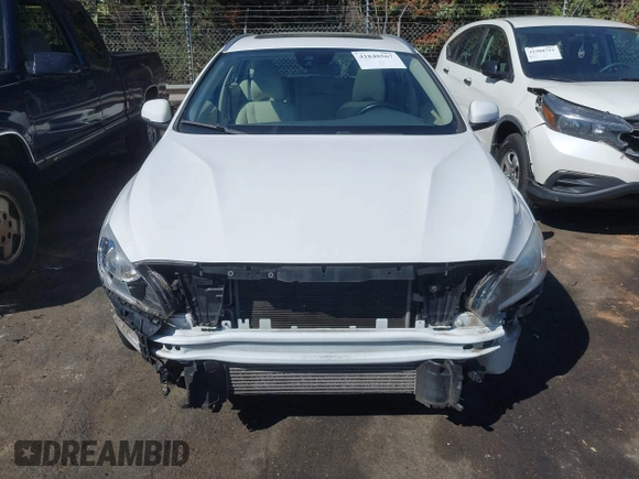 2015 Volvo V60 T5 Drive-E Premier with VIN YV140MEBXF1196500, listed as a IAAI auction lot 41848567 with 159,015 mi miles. Bid and sale history available at carsss.com. Image 13.