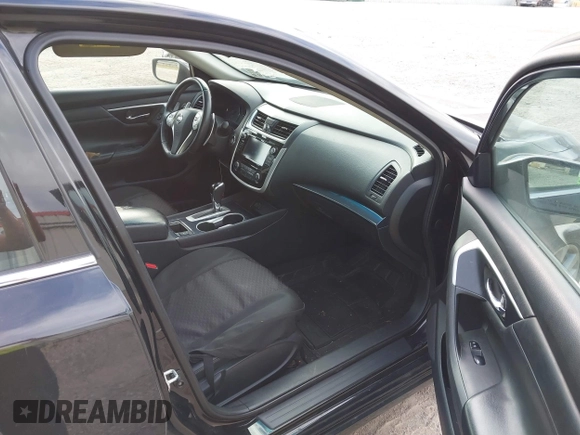 2018 Nissan Altima 2.5 SR with VIN 1N4AL3AP3JC273724, listed as a IAAI auction lot 41188355 with 148,692 mi miles. Bid and sale history available at carsss.com. Image 5.