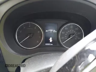 2018 Mitsubishi Outlander SE z VIN JA4AD3A30JZ058653, wystawiony jako IAAI lot #42188099 z przebiegiem 35 652 mil mil oraz . Historia ofert i sprzedaży dostępna na DreamBid. Obrazek 7.