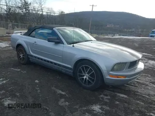 2006 Ford Mustang Standard with VIN 1ZVFT84N265143353, listed as a IAAI auction lot 41535584 with 149,857 mi miles and . Bid and sale history available at carsss.com. Image 1.