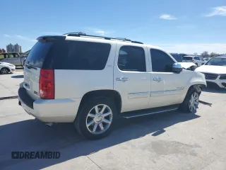 2008 GMC Yukon SLT w/4SB with VIN 1GKFC13J08R263645, listed as a Copart auction lot 47727595 with 0 mi miles and Salvage Title. Bid and sale history available at carsss.com. Image 3.
