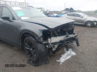 2025 Mazda CX-90 Premium Sport с VIN JM3KKCHA6S1196886, выставлен на аукционе IAAI как лот 42214967 с пробегом 23 577 миль миль и . История ставок и продаж доступна на DreamBid. Изображение 19.