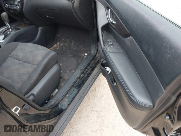 2016 Nissan Rogue SV z VIN KNMAT2MV9GP696128, wystawiony jako IAAI lot #42343710 z przebiegiem 136 984 mil mil oraz . Historia ofert i sprzedaży dostępna na DreamBid. Obrazek 5.