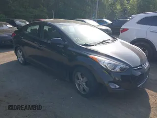 2013 Hyundai Elantra GLS z VIN KMHDH4AE5DU815767, wystawiony jako IAAI lot #42249832 z przebiegiem 188 000 mil mil oraz . Historia ofert i sprzedaży dostępna na DreamBid. Obrazek 1.