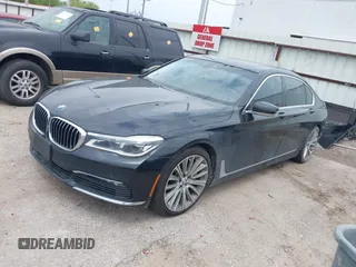 2017 BMW 7 Series 750i z VIN WBA7F0C31HGM22135, wystawiony jako IAAI lot #41919264 z przebiegiem 63 226 mil mil oraz . Historia ofert i sprzedaży dostępna na DreamBid. Obrazek 2.