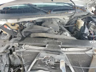 2000 Chevrolet Silverado 1500 with VIN 2GCEC19V7Y1402082, listed as a Copart auction lot 43624055 with 0 mi miles and Salvage Title. Bid and sale history available at carsss.com. Image 11.