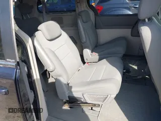 2010 Chrysler Town & Country Touring with VIN 2A4RR5D16AR142271, listed as a IAAI auction lot 41733399 with 181,352 mi miles. Bid and sale history available at carsss.com. Image 8.