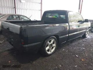 2005 Chevrolet Silverado 1500 LS with VIN 2GCEC19V151298149, listed as a IAAI auction lot 41904701 with 260,054 mi miles. Bid and sale history available at carsss.com. Image 4.