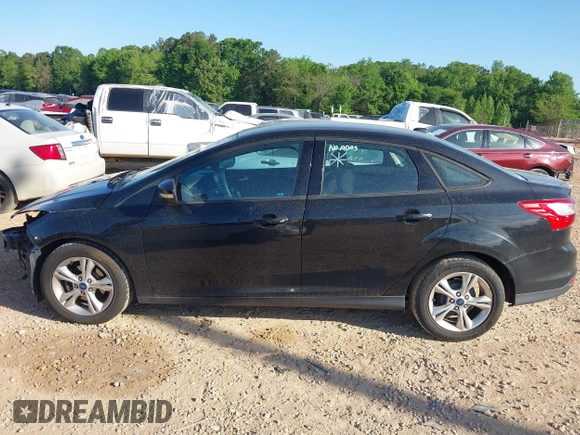 2013 Ford Focus SE z VIN 1FADP3F2XDL311811, wystawiony jako IAAI lot #42127000 z przebiegiem 136 683 mil mil oraz . Historia ofert i sprzedaży dostępna na DreamBid. Obrazek 14.
