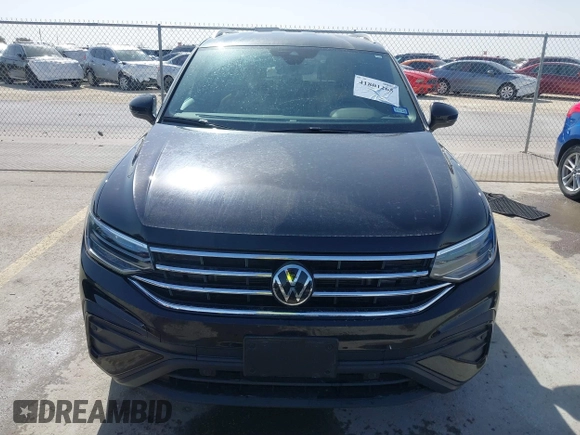 2024 Volkswagen Tiguan SE with VIN 3VV3B7AX5RM027024, listed as a IAAI auction lot 41801265 with 8,101 mi miles and . Bid and sale history available at DreamBid. Image 12.