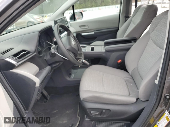 2024 Toyota Sienna LE with VIN 5TDKRKEC5RS208155, listed as a Copart auction lot 47843205 with 24,393 mi miles and Clean Title. Bid and sale history available at carsss.com. Image 7.
