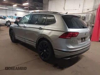 2020 Volkswagen Tiguan SE with VIN 3VV2B7AX5LM149305, listed as a IAAI auction lot 41920685 with 30,512 mi miles and . Bid and sale history available at DreamBid. Image 3.
