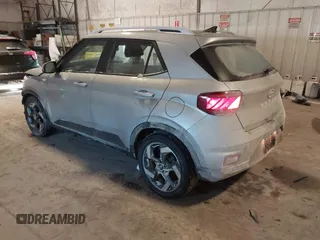 2021 Hyundai Venue Denim z VIN KMHRC8A33MU081091, wystawiony jako IAAI lot #41391922 z przebiegiem 49 343 mil mil oraz . Historia ofert i sprzedaży dostępna na DreamBid. Obrazek 3.