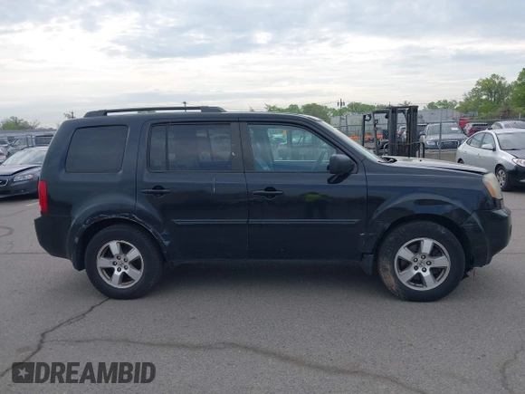 2011 Honda Pilot EX-L with VIN 5FNYF4H61BB078003, listed as a IAAI auction lot 42181724 with 327,236 mi miles and . Bid and sale history available at carsss.com. Image 13.