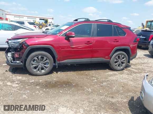 2024 Toyota RAV4 Hybrid XLE Premium with VIN 4T3B6RFV1RU157916, listed as a IAAI auction lot 42368567 with 14,304 mi miles and . Bid and sale history available at DreamBid. Image 13.