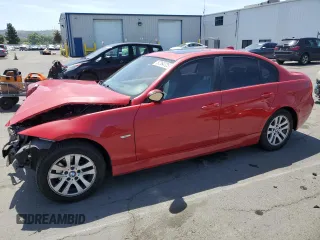 2007 BMW 3 Series 328i с VIN WBAVA33537KX71334, выставлен на аукционе Copart как лот 57264725 с пробегом 61 833 миль миль и Списание • Salvage title. История ставок и продаж доступна на DreamBid. Изображение 1.