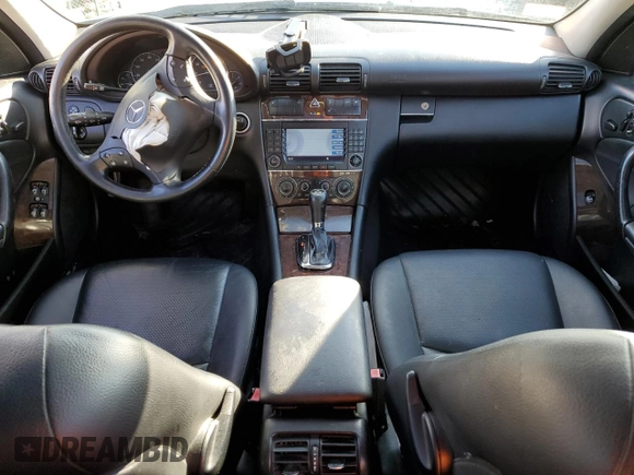 2005 Mercedes-Benz C 240 z VIN WDBRH81J05F552977, wystawiony jako Copart lot #85506104 z przebiegiem 185 373 mil mil oraz Tytuł czysty. Historia ofert i sprzedaży dostępna na DreamBid. Obrazek 8.