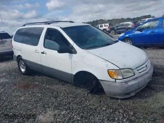 2003 Toyota Sienna LE with VIN 4T3ZF13CX3U525214, listed as a IAAI auction lot 41750644 with 286,454 mi miles. Bid and sale history available at carsss.com. Image 1.