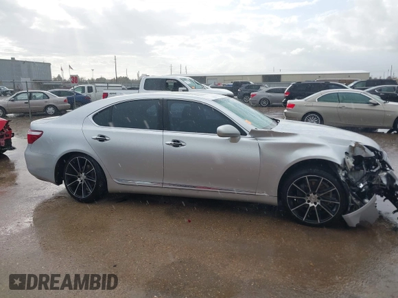 2008 Lexus LS 460 with VIN JTHBL46F085080285, listed as a IAAI auction lot 41086383 with 198,688 mi miles and . Bid and sale history available at carsss.com. Image 13.
