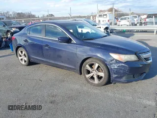 2014 Acura ILX with VIN 19VDE1F38EE013919, listed as a IAAI auction lot 41155130 with 213,640 mi miles. Bid and sale history available at carsss.com. Image 1.