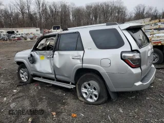 2022 Toyota 4Runner SR5 Premium with VIN JTENU5JR4N6055278, listed as a Copart auction lot 44528505 with Not provided miles and Non repairable. Bid and sale history available at DreamBid. Image 2.