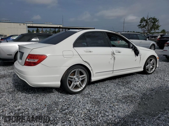 2014 Mercedes-Benz C 250 Sport with VIN WDDGF4HB4EG231661, listed as a Copart auction lot 59657335 with 83,731 mi miles and Salvage title. Bid and sale history available at DreamBid. Image 3.