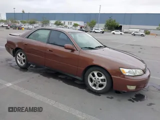 2001 Lexus ES 300 z VIN JT8BF28G310340604, wystawiony jako IAAI lot #42113774 z przebiegiem 260 303 mil mil oraz . Historia ofert i sprzedaży dostępna na DreamBid. Obrazek 1.