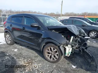 2016 Kia Sportage LX with VIN KNDPBCAC6G7853992, listed as a IAAI auction lot 41292698 with 106,803 mi miles and . Bid and sale history available at carsss.com. Image 1.