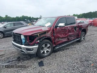 2022 Ram 1500 Laramie z VIN 1C6RREJM5NN165734, wystawiony jako IAAI lot #42307922 z przebiegiem 34 691 mil mil oraz . Historia ofert i sprzedaży dostępna na DreamBid. Obrazek 2.