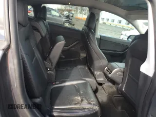 2021 Tesla Model Y Long Range with VIN 5YJYGAEE4MF200914, listed as a Copart auction lot 46946845 with 116,370 mi miles and Salvage Title. Bid and sale history available at DreamBid. Image 10.