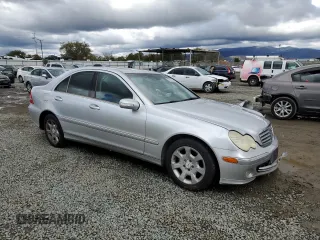 2005 Mercedes-Benz C 240 с VIN WDBRF61J65A777962, выставлен на аукционе Copart как лот 48822595 с пробегом 171 169 миль миль и Списание • Salvage title. История ставок и продаж доступна на DreamBid. Изображение 4.