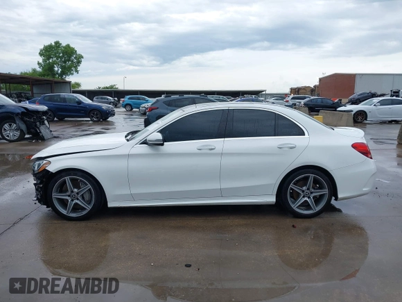 2018 Mercedes-Benz C 300 с VIN WDDWF4JB6JR373532, выставлен на аукционе IAAI как лот 42458931 с пробегом 83 804 миль миль и . История ставок и продаж доступна на DreamBid. Изображение 15.