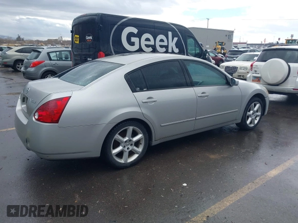 2006 Nissan Maxima 3.5 SL with VIN 1N4BA41E26C802425, listed as a IAAI auction lot 41507548 with 287,096 mi miles. Bid and sale history available at carsss.com. Image 4.