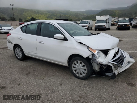 2015 Nissan Versa SV z VIN 3N1CN7AP0FL834609, wystawiony jako Copart lot #55359315 z przebiegiem 112 408 mil mil oraz Szkoda całkowita • Salvage title. Historia ofert i sprzedaży dostępna na DreamBid. Obrazek 4.