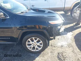 2018 Jeep Cherokee Latitude Plus with VIN 1C4PJMLB0JD507197, listed as a IAAI auction lot 41360448 with 61,877 mi miles and . Bid and sale history available at carsss.com. Image 17.